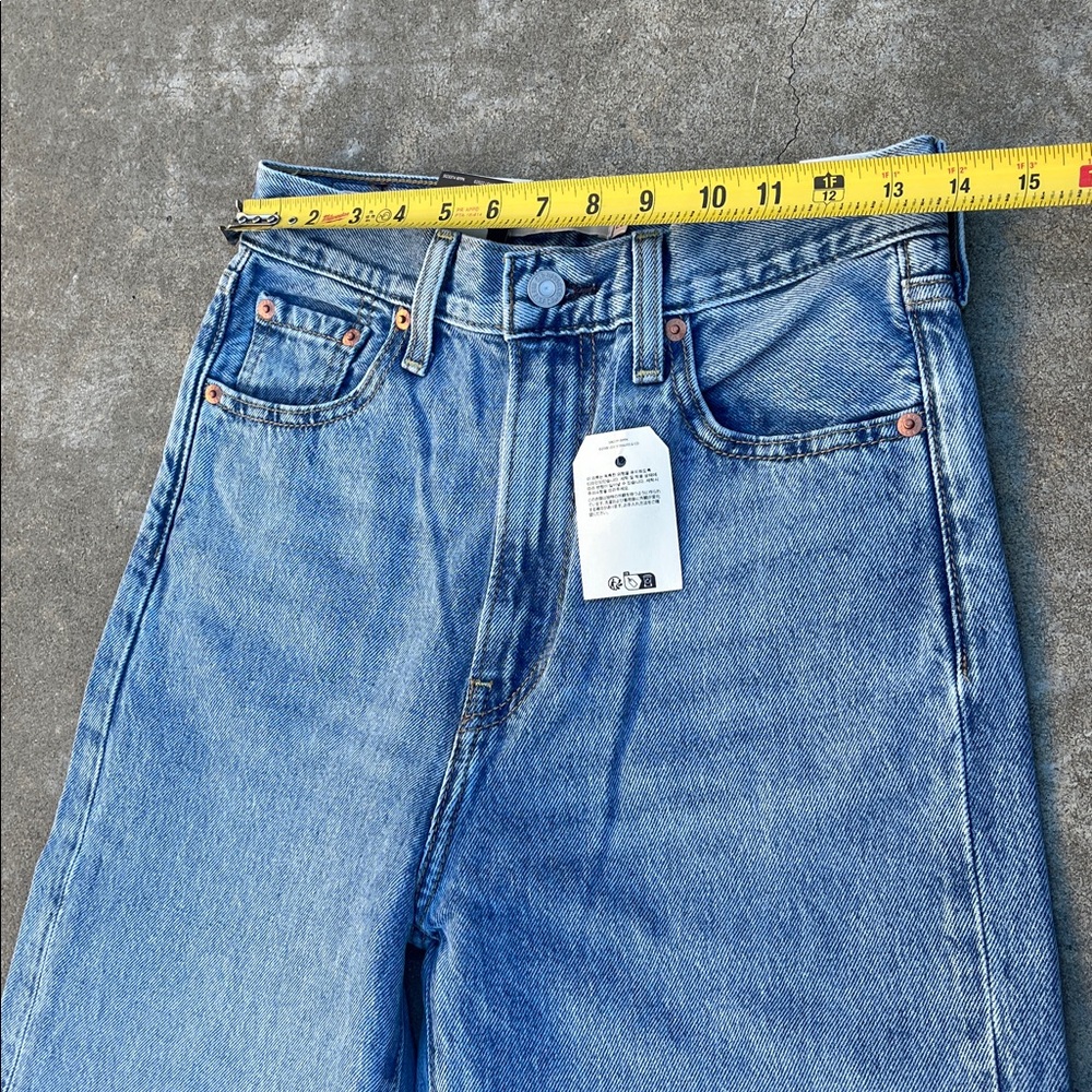 NWT Levi’s Premium Ribcage Wide Leg Jeans w/ Rare Blank Red Tab - Picture 3 of 12